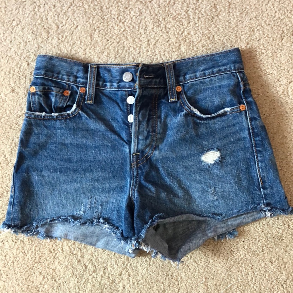 Women’s Levi’s Cutoff Shorts